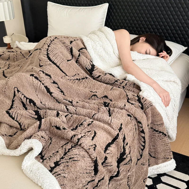 Decorbites™ Blatt-Jacquard-Doppel-Lagen-Flauschdecke für Sofa und Bett
