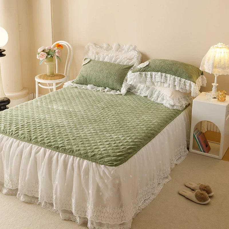 Decorbites™ Luxus-Geschnitztes Samt-Spitzen-Volants-Bettwäsche-Set mit Steppdecken-Bettrock