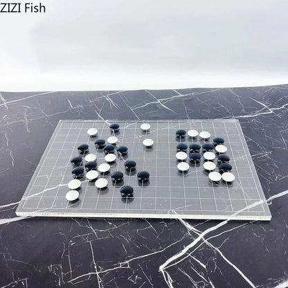 Decorbites™ Geometrisches Schach-Set - Minimalistisches Schachbrett & Figuren für entspannte Partien