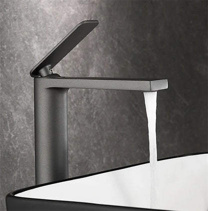Decorbites™ Gewehr Grau Wasserfall Beckenarmatur - Messing Heiß Kalt Waschbeckenarmatur