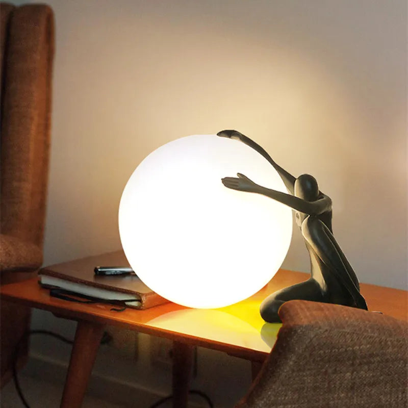 Decorbites™ Glasballen-Tischleuchte: Stilvolle LED-Skulptur-Schreibtischlampe für die Wohnraumausstattung