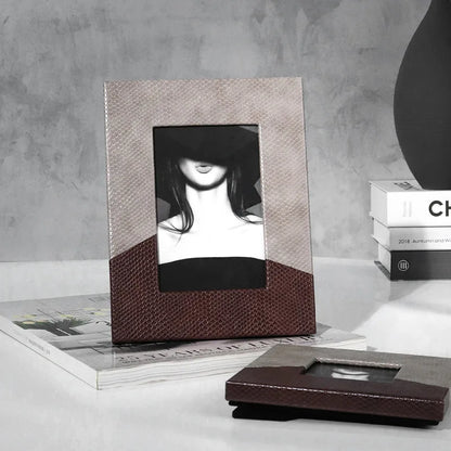 Decorbites™-Leder-Spleiß-Schreibtisch-Foto-Rahmen – Wohnaccessoire & Dekorationsgegenstand