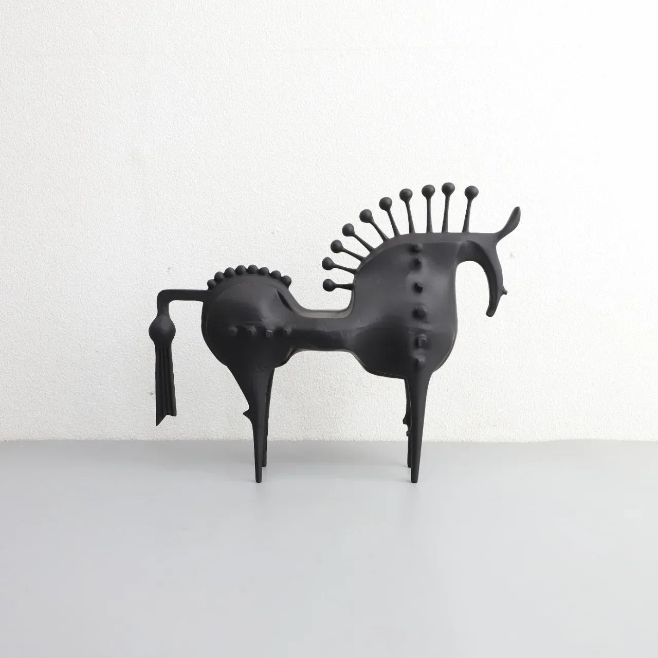 Decorbites™ Abstrakte Pferde-Metallskulptur Dekorative Figur - Wohnungsdekoration-Zubehör