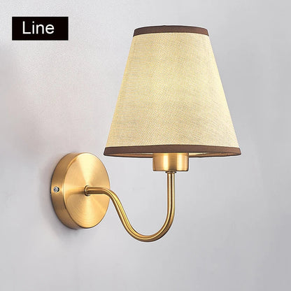 Decorbites™ Goldstoff-Wandlampe: Moderne nordische Schlafzimmerleuchte für Hotelgänge & TV-Hintergrund.