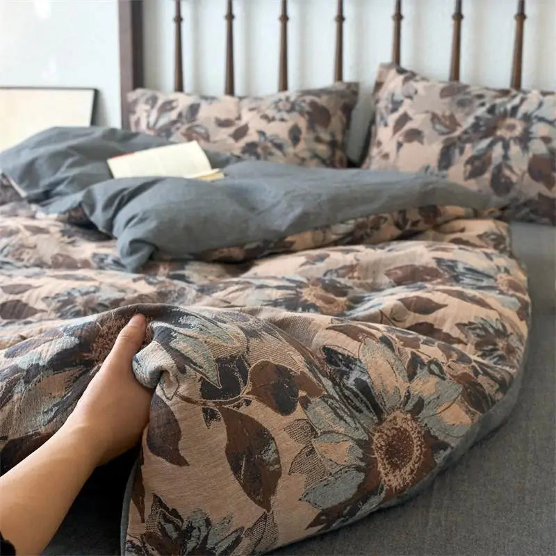 DecorBites™ Cotton Jacquard Bedding Sets Vintage Quilt Set for All Seasons