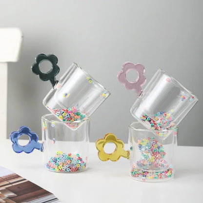 DecorBites™ 250ml doppelwandige Glastasse mit Glitzerblumen und Blumengriff