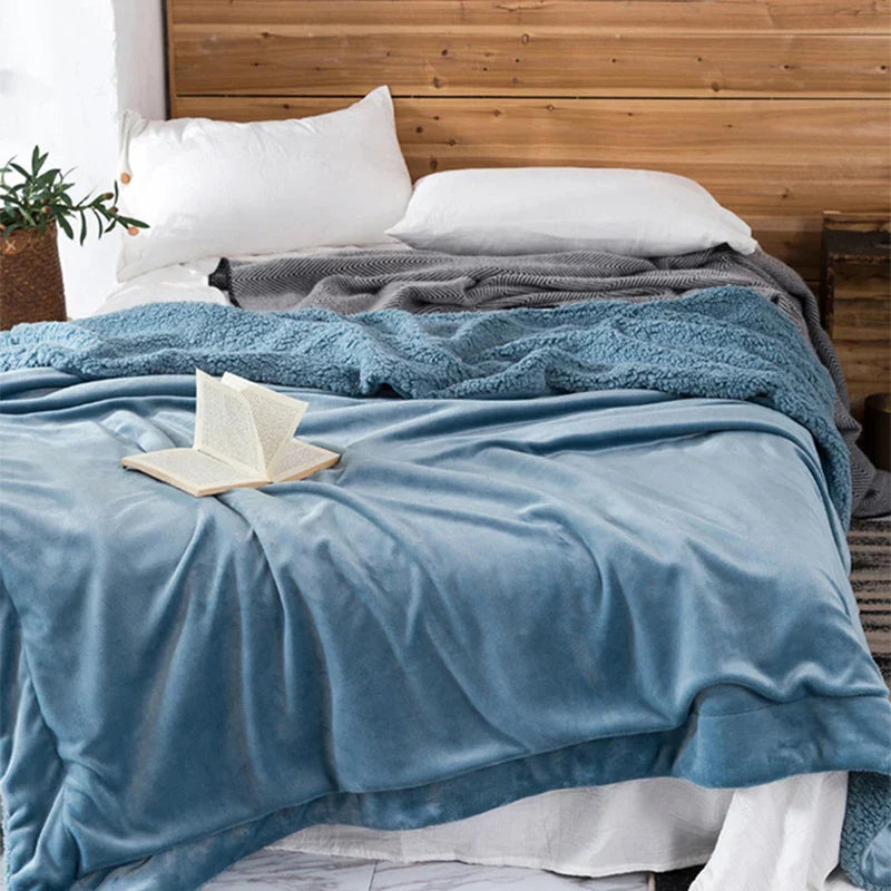 Decorbites™ Kuscheliges Plüschdecke: Weich, warm, leicht für Schlafzimmer & Sofa ganzjährig