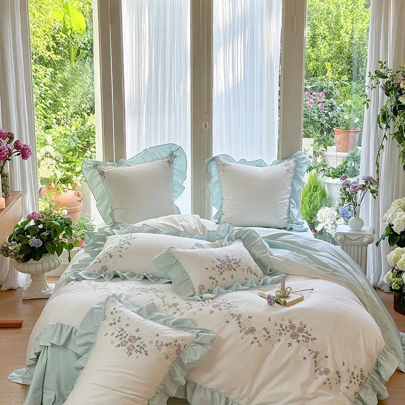 Decorbites™ Koreanische Prinzessin Spitzen-Volants-Blumen-Stickerei-Bettwäsche-Set mit 100% Baumwollqualität.