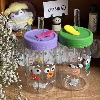 Decorbites™ Kawaii-Brille mit Deckel und Trinkhalm Bubble-Tea-Becher – 550 ml süßes Trinkgeschirr