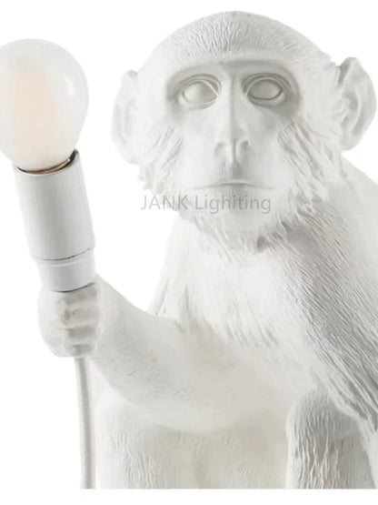 Decorbites™ 3-Affen-Hängeleuchter - Schwarz-weißes Harz - Hochwertige Innen-LED-Dekoration