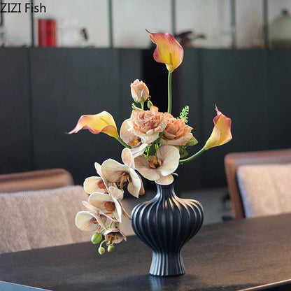 DecorBites™ Heart Shape Ceramic Vase for Minimalist Floral Arrangements