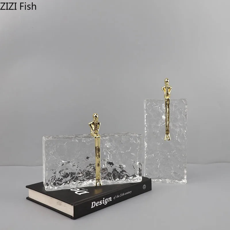 Decorbites™ Goldener Denker-Eiskristall-Skulptur: Abstrakte Figur auf Kristallbasis
