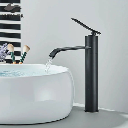 Decorbites™ Beckenarmatur für Badezimmer-Waschbecken Heißes und Kaltes Wasser Aufsatzmontage