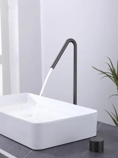 Decorbites™ gebürsteter schwarzer Beckenarmatur mit drehbarem Zweiloch-Wasserhahn - Flächenweite Badezimmerarmatur