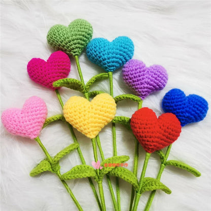Decorbites™ Handgewebter Liebesherz-Garn-Häkelblumenstrauß mit grünem Laubzweig