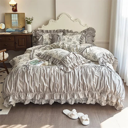 Decorbites™ Französisches Vintage-Blumen-Baumwoll-Bettwäsche-Set mit Spitzenvolants und Falten