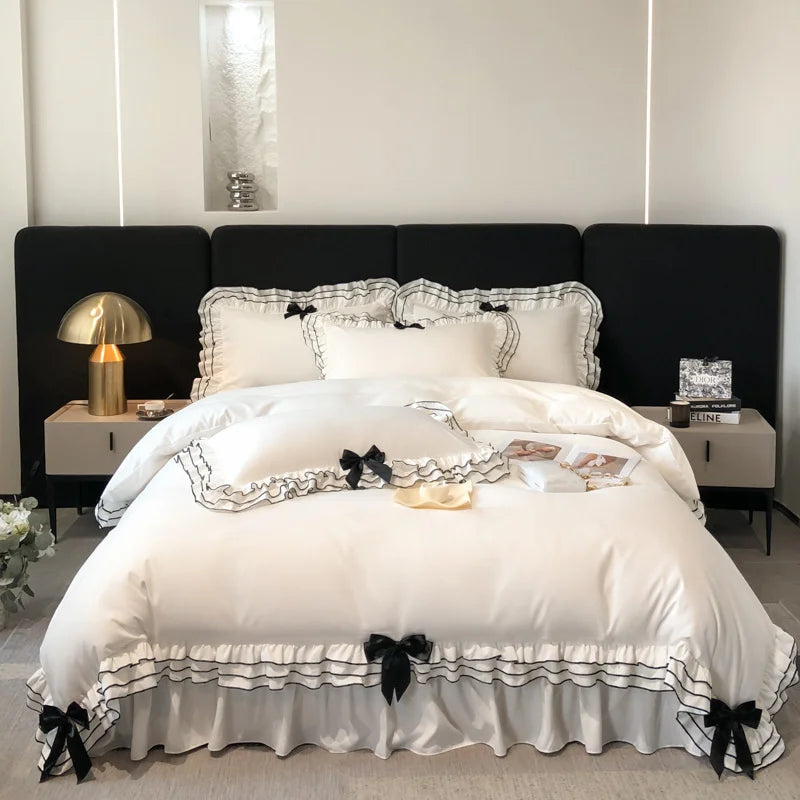 Decorbites™ Korean Lace Ruffles Bettwäsche-Set mit schwarzem Schleifenakzent