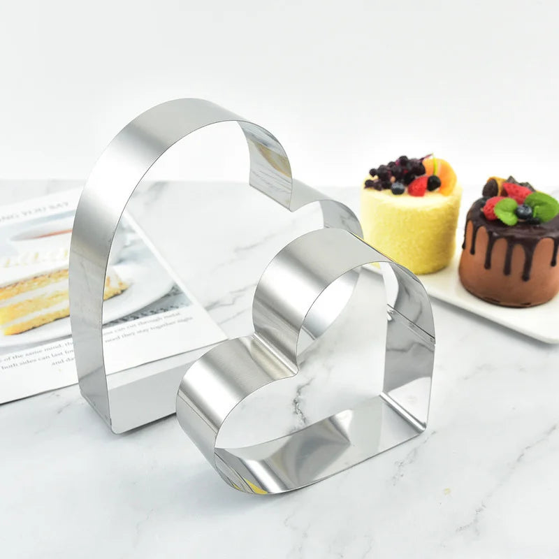 Decorbites™ Herzförmige Edelstahl-Mousseschablone-Set - Backwerkzeug für Kuchen & Desserts