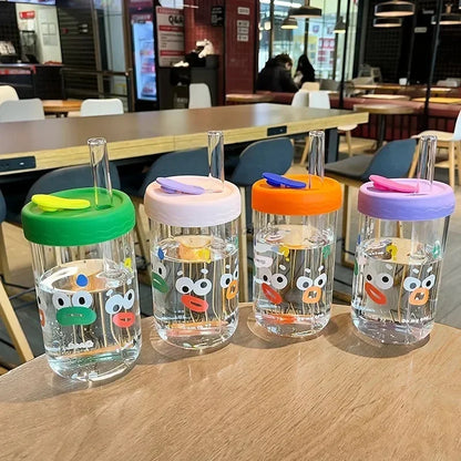 Decorbites™ Kawaii-Brille mit Deckel und Trinkhalm Bubble-Tea-Becher – 550 ml süßes Trinkgeschirr