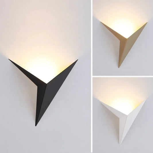 Decorbites™ Elegante dreieckige LED-Wandlampe für Schlafzimmer, Arbeitszimmer, Hotelzimmer