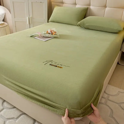 DecorBites™ Cozy Velvet Fitted Sheet: Thick Warm Bed Cover for Bedroom Living Room