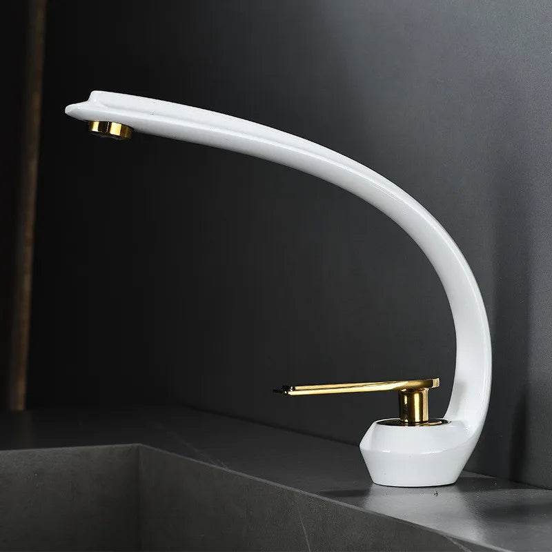 Decorbites™ Gold Schwarz Badezimmerarmatur Messing Waschbeckenmischer Hahn Einhebel Heiß Kalt Gebürstet Gold