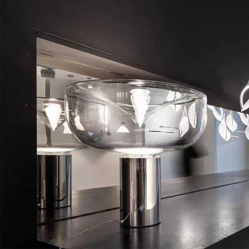 Decorbites™ Aella Tischleuchte: Elegante klare Glas-Luxus-Kunst-Schreibtischlampe für Büro, Schlafzimmer und Eingangsbereich