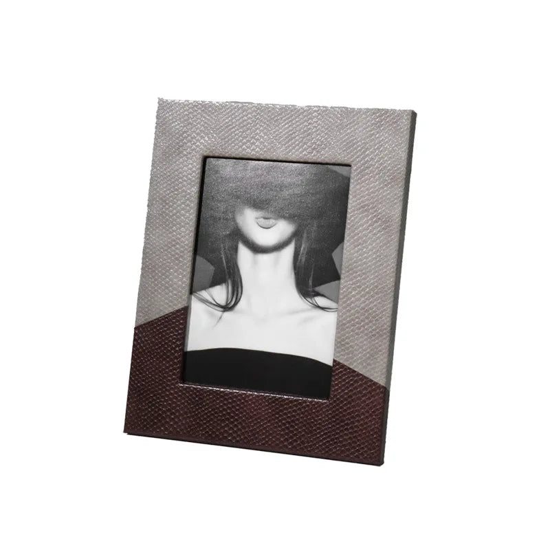 Decorbites™-Leder-Spleiß-Schreibtisch-Foto-Rahmen – Wohnaccessoire & Dekorationsgegenstand