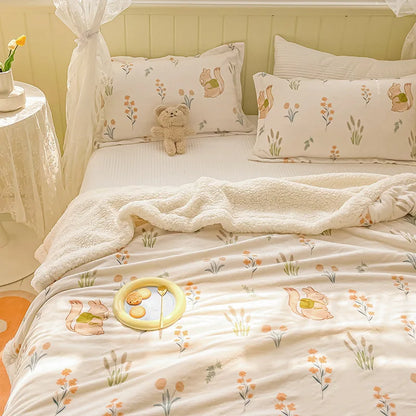 Decorbites™ Gemütliche Milchvelours-Cartoon-Decke für Einzelbett, Studentenwohnheim: Frühling & Herbst Decke