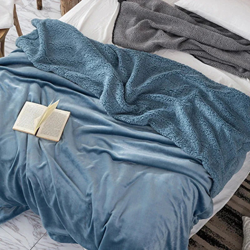 Decorbites™ Kuscheliges Plüschdecke: Weich, warm, leicht für Schlafzimmer & Sofa ganzjährig