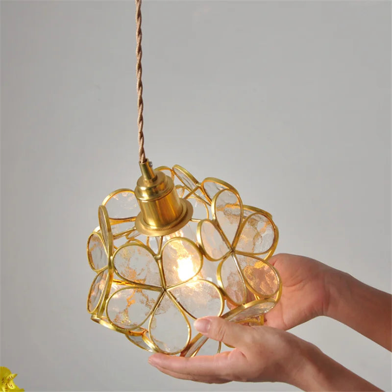 Decorbites™ Glas-Blütenblütenanhängerleuchte: Handgefertigte moderne Blumen-Bleiglaslampe für Schlafzimmer & Wohnzimmer