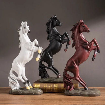 Decorbites™ Pferdestatue: Moderne Kunst Harz-Figur für die Dekoration von Zuhause/Büro, 36 cm Skulptur Regenzierde