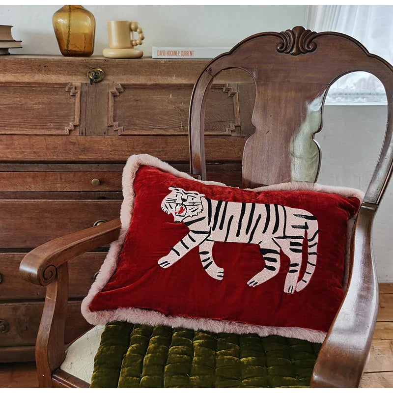 Decorbites™ Stickerei Samt Kissenbezug mit Furry Tiger-Motiv 40x55 cm: Retro-Charme Luxus-Home-Dekoration