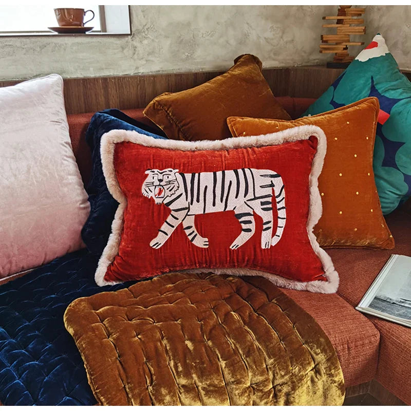 Decorbites™ Stickerei Samt Kissenbezug mit Furry Tiger-Motiv 40x55 cm: Retro-Charme Luxus-Home-Dekoration