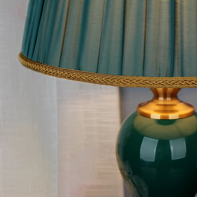 Decorbites™ Grüne Keramiktischlampe mit Europäischem Stoffschirm für modernes Wohnzimmer und Schlafzimmer