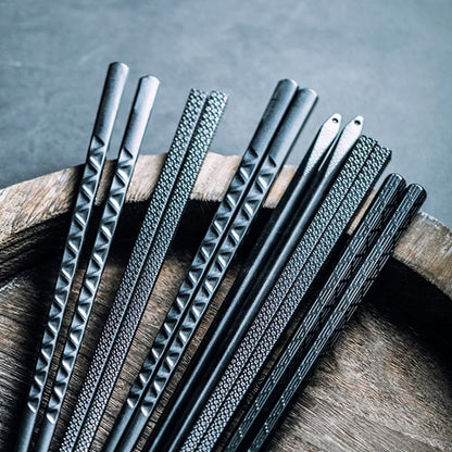 Decorbites™ Japanischer Stil Schwarze Legierungs-Essstäbchen - 10 Paare | Rutschfest, Feuchtigkeitsbeständig, Hitzebeständiges Tafelgeschirr