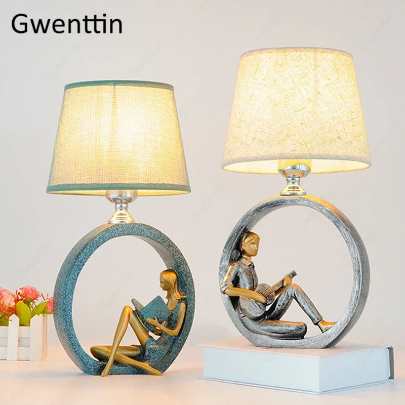 Decorbites™ Gitarrenmädchen-Tischleuchte für Schlafzimmer und Schreibtisch - Nordisches Wohnaccessoire