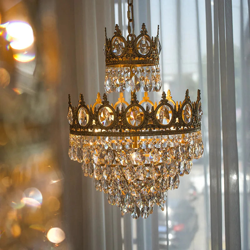 Decorbites™ Kronen-Kristall-Leuchter – Goldener Vintage-LED-Hängeleuchter für elegante Innenbeleuchtung