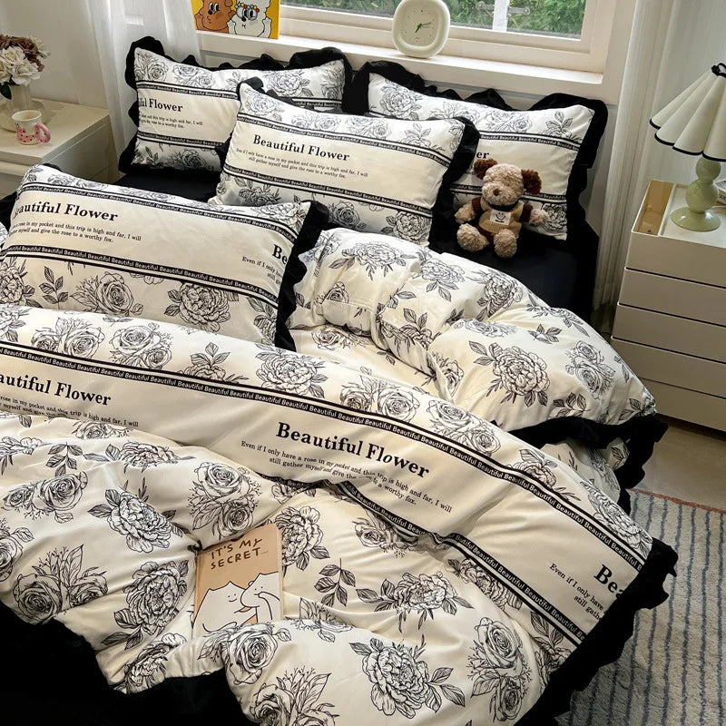 Decorbites™ Korean Black White Hepburn Style Bettwäsche-Set mit Spitzen-Spannbettlaken-Set
