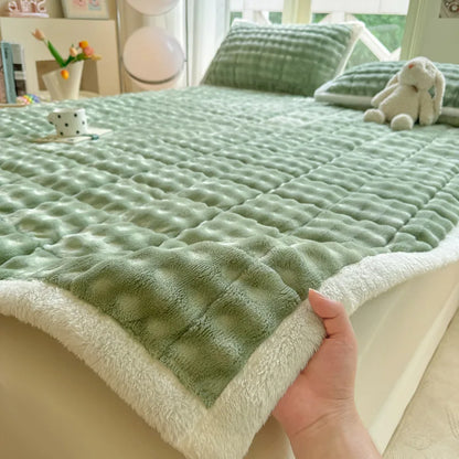 DecorBites™ Cozy Faux Rabbit Fur Quilted Mattress: Super Soft Warm Tatami Mat for Home
