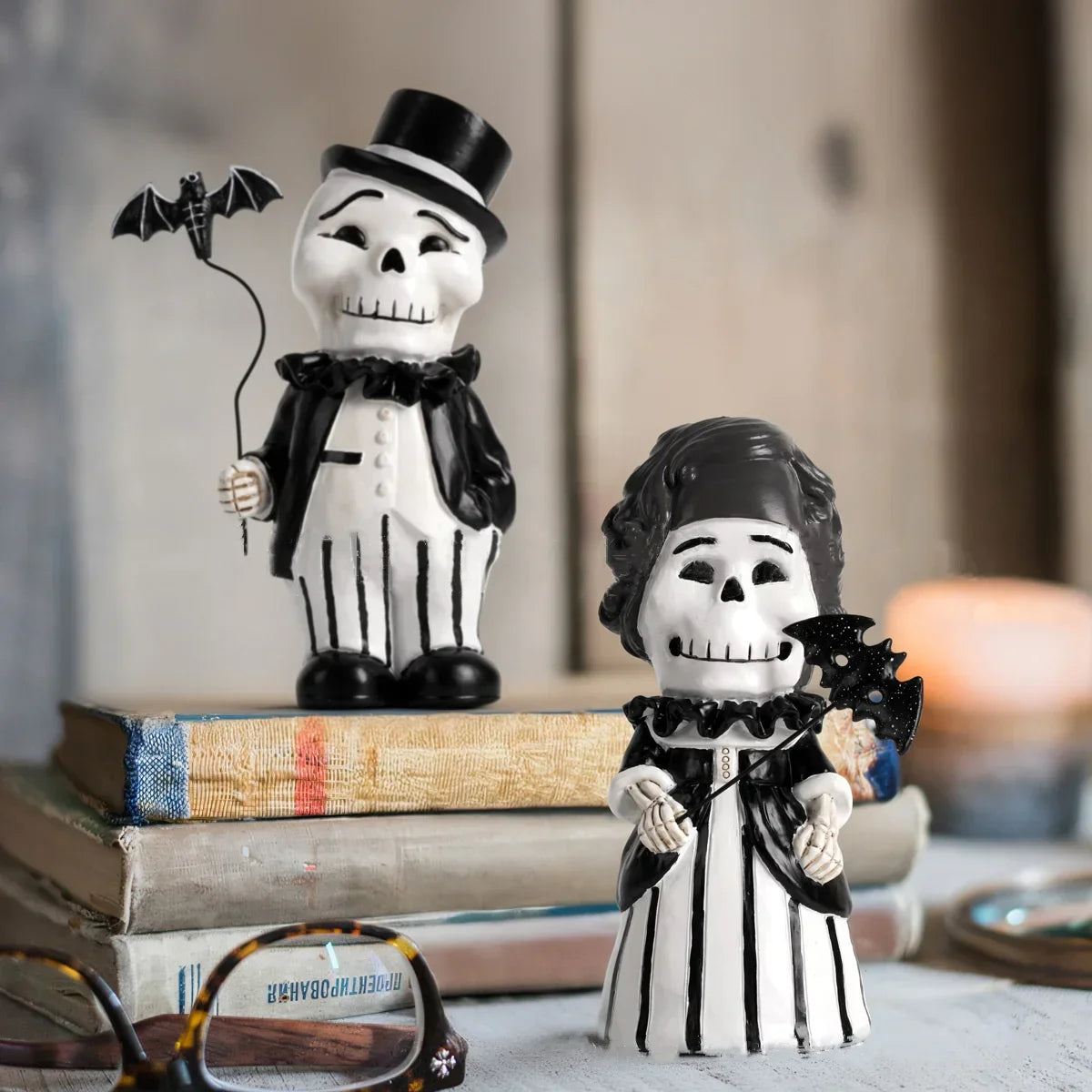 Decorbites™ Cartoon-Skelett-Herr Bat Halloween-Statue Heimdekoration Figur
