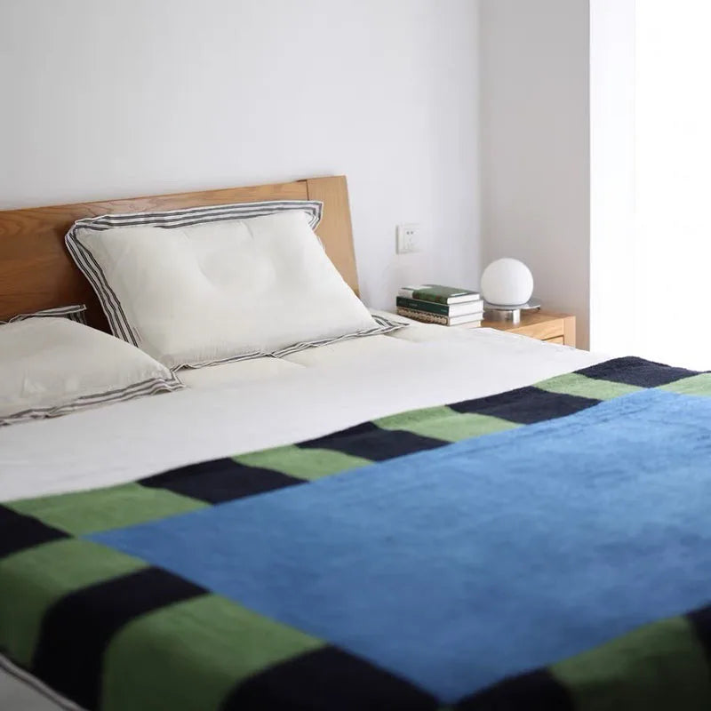 DecorBites™ Cozy Skin-Friendly Flannel Sofa Blanket for All SeasonssetCellValue.