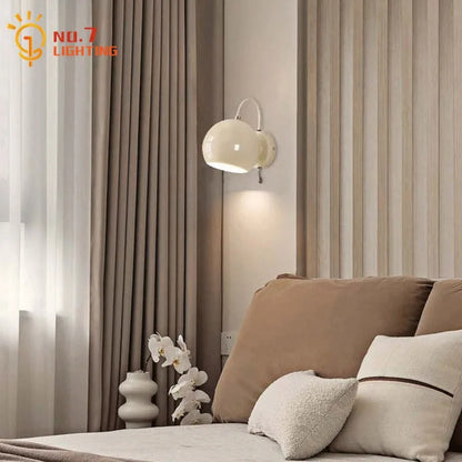 Decorbites™ Sahne Wind LED Wandlampe, drehbare minimalistische Eisenkunst-Wandleuchte für Schlafzimmer & Wohnzimmer