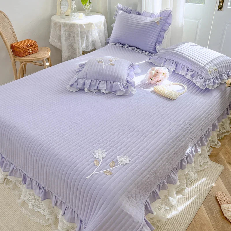 DecorBites™ Handmade Lace Flowers Quilted Bedspread Coverlet Queen Double Mattress Cover