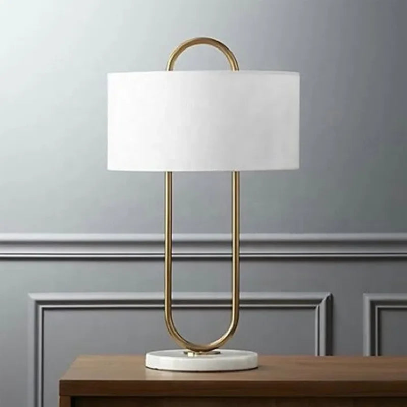 Decorbites™ Gold Luxus-LED-Tischleuchte mit weißem Lampenschirm für die Dekoration von Zuhause und Hotel