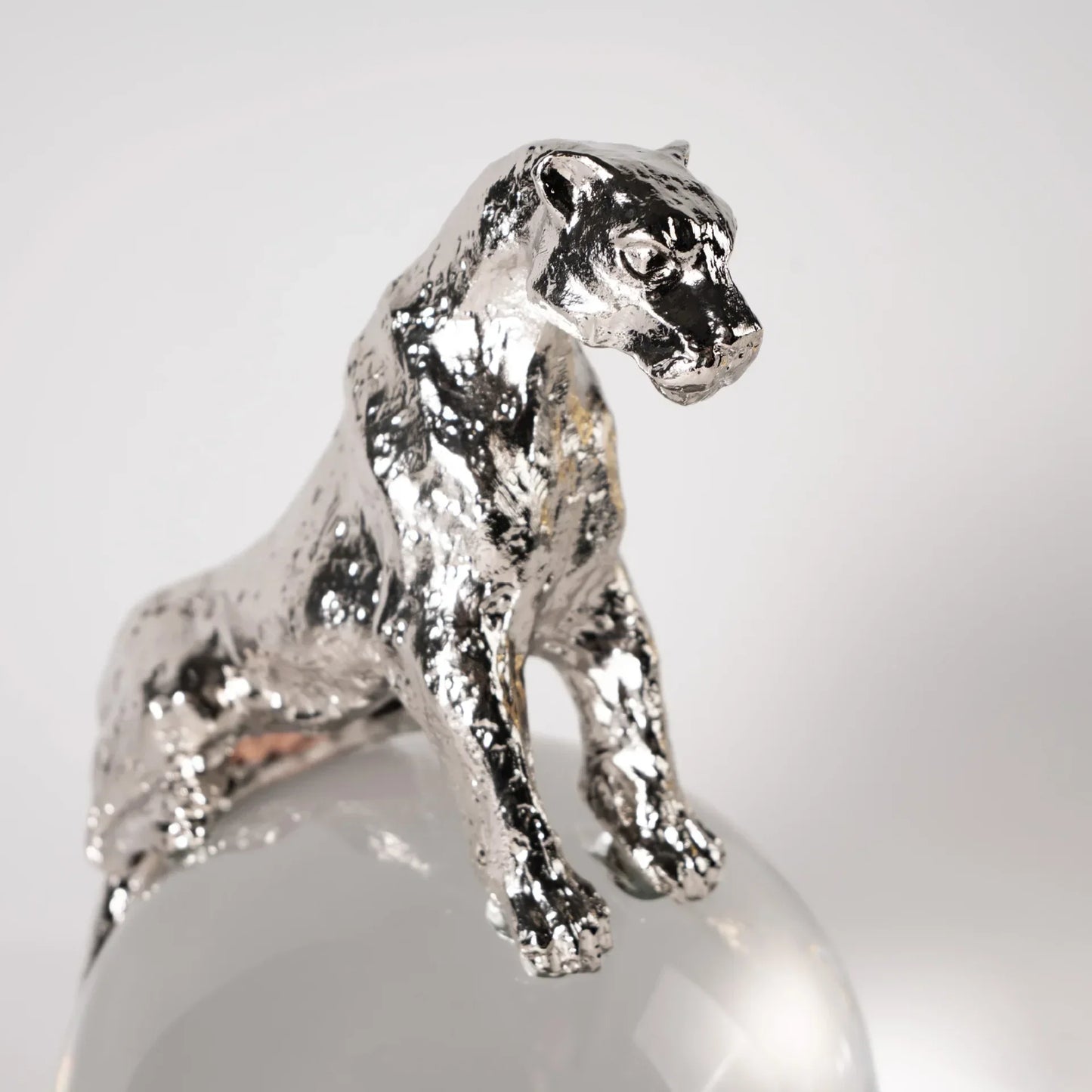 Decorbites™ Leopard Kristallkugel Metall-Cheetah-Skulptur Wohnraum-Dekoration