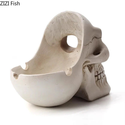 DecorBites™ Creative Skull Ashtray - Halloween Decor & Smoking Accessory, Portable & Windproof Resin Craft Gift