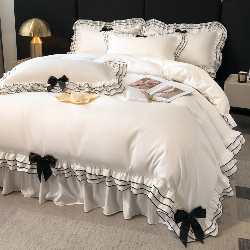 Decorbites™ Korean Lace Ruffles Bettwäsche-Set mit schwarzem Schleifenakzent