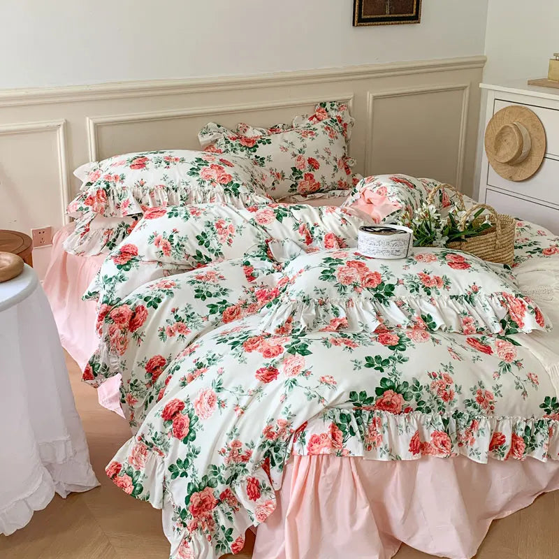 Decorbites™ Französisches Vintage-Rosen-Druck-Bettwäsche-Set mit Spitzenvolants und Leinen-Details