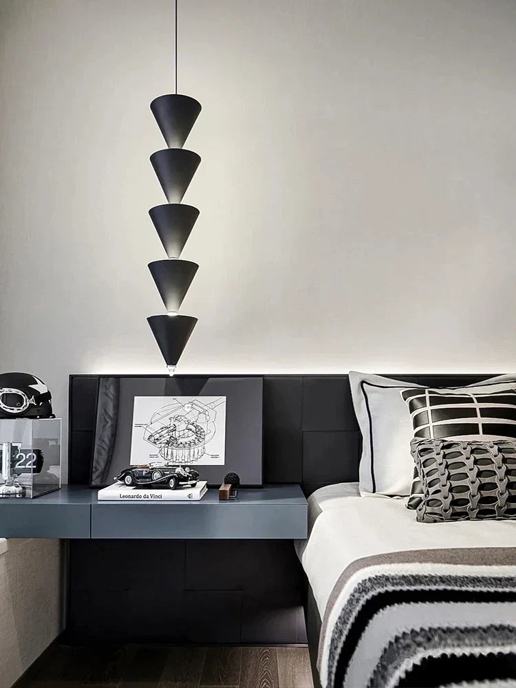 Decorbites™-Creme-Schlafzimmer-Kronleuchter: Minimalistisches Designer-Kegelförmiges Langes Linienverzweigtes Leuchtarmatur